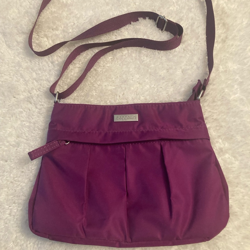 Baggallini Maroon/Plum Shoulder Bag